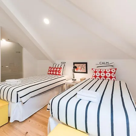 Guestready - Belas Artes Duplex * Oporto